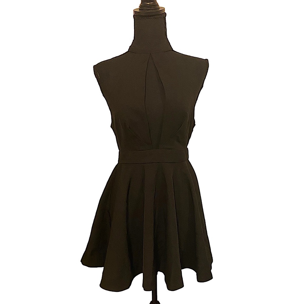 3/10 Black dress